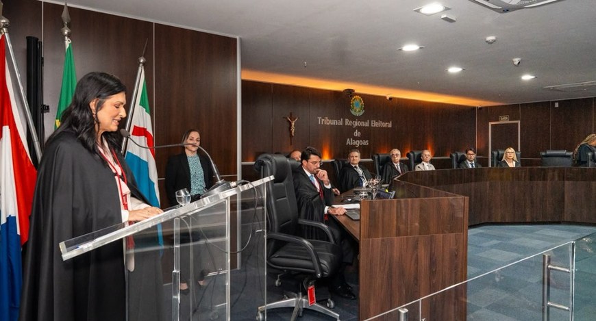 Com mais de três décadas de magistratura e experiência na Justiça Eleitoral, a magistrada destac...