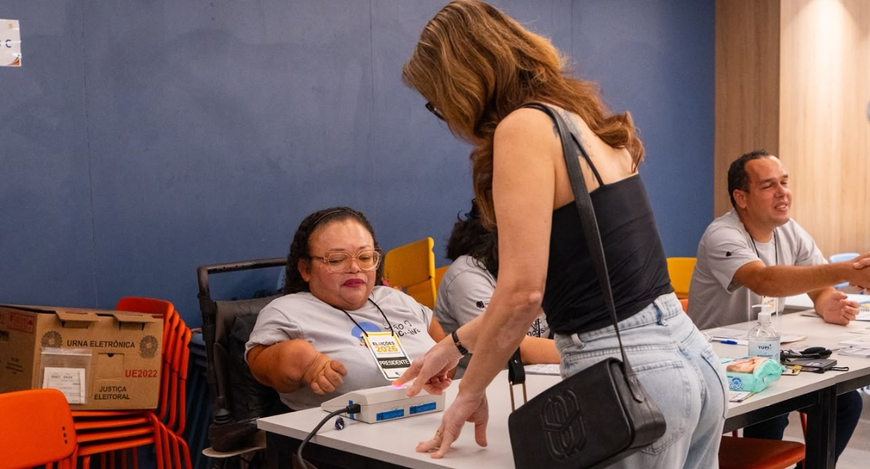 As Seções + Q Inclusivas funcionam como seções eleitorais comuns, mas são compostas por uma equi...