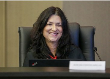 Dra. Adriana Carla Feitosa Martins