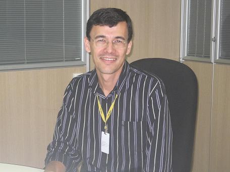 Esmeraldo Antunes, novo coordenador orçamentário e financeiro do TRE/AL Tomou posse na última segunda-feira (05), no cargo de coordenador orçamentário e financeiro do T...