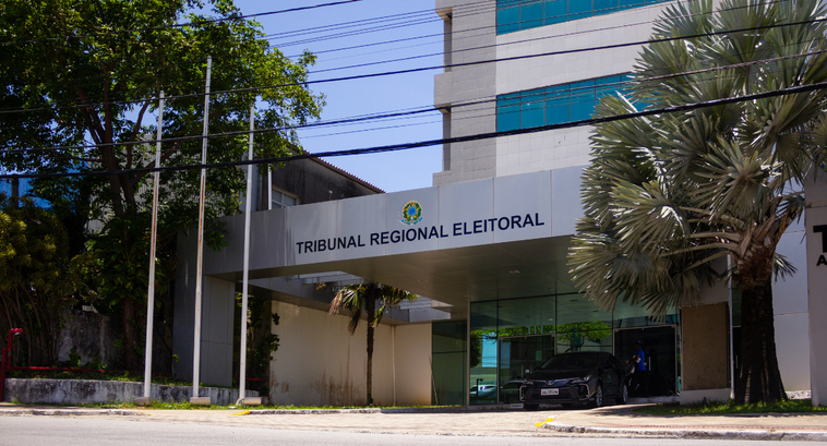 Justiça Eleitoral cassa prefeita e vice de Barra de Santo Antônio por abuso de poder e compra de...