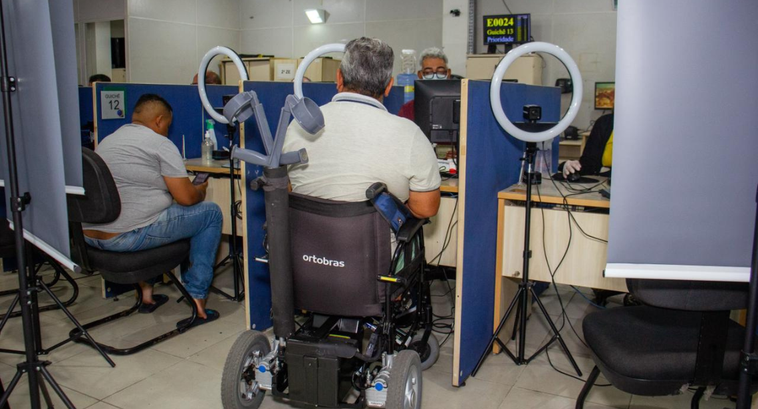 Pessoa com deficiência pode solicitar seção acessível ao atualizar cadastro eleitoral até 6 de maio Pessoa com deficiência pode solicitar seção acessível ao atualizar cadastro eleitoral até 6 de maio