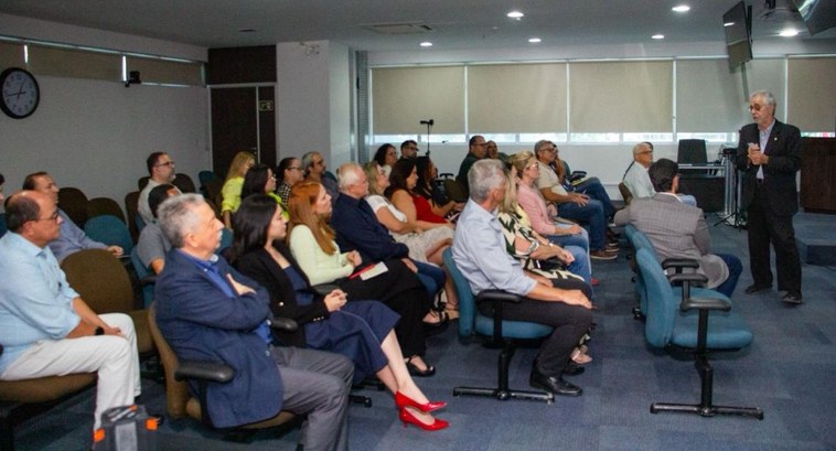 Presidente do TRE se reúne com integrantes da Comissão de Planejamento das Eleições e gestores d...