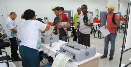 TRE-AC-2013-ENTREGA DE TÍTULO ENTREGA DE TÍTULO NA BIOMETRIA