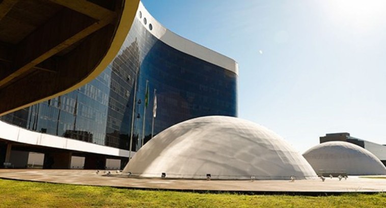 94 anos da Justiça Eleitoral: brasileiras e brasileiros celebram a importância da data