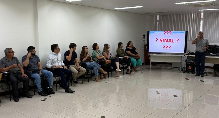 Servidores do TRE-AL participam de curso de Libras na Justiça Federal