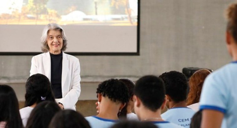 TRE-AL: DIA DO PROFESSOR Ministra Cármen Lúcia celebra o Dia dos Professores e destaca papel das mulheres na educação