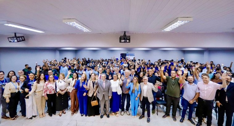 Eleitor do Futuro: mais de 250 estudantes participam de palestra sobre democracia em Palmeira do...