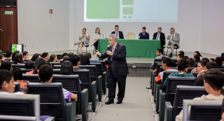 Eleitor do Futuro: mais de 400 estudantes de Coruripe e Penedo participam de palestras