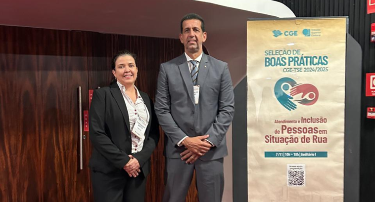 TRE-AL Juiz auxiliar da CRE participa de premiação de boas práticas voltadas à inclusão de pessoas em situação de rua Juiz auxiliar da CRE participa de premiação de boas práticas voltadas à inclusão de pessoas em s...