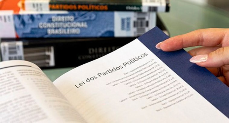 TRE-AL: LEI PARTIDOS POLÍTICOS Lei dos Partidos Políticos fortalece há 30 anos a democracia