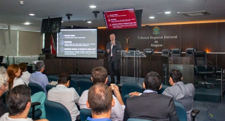 TRE-AL: LGPD Servidores e magistrados do TRE/AL participam de curso sobre Lei Geral de Proteção de Dados