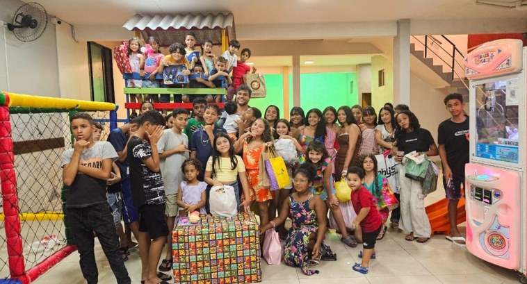 TRE-AL: NATAL Natal Solidário: 103 crianças de projetos sociais foram presenteadas