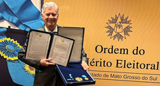 Presidente do TRE/AL, desembargador Klever Loureiro é condecorado com a Ordem do Mérito Eleitora...