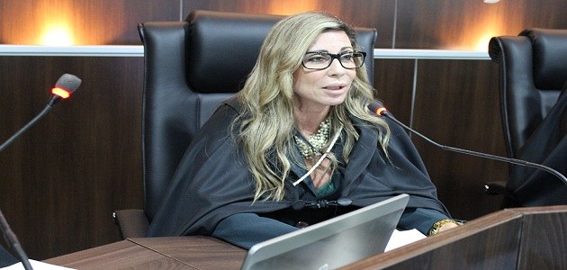 TRE-AL - Primeira sessão Raquel Teixeira Raquel Teixeira participa de sua primeira sessão como procuradora regional eleitoral de Alagoas