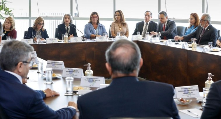 TRE-AL: REUNIÃO Corregedor eleitoral participa de reunião no TSE