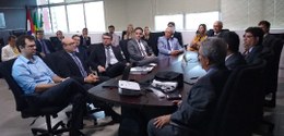O encontro foi conduzido pelo vice-presidente e corregedor eleitoral, desembargador Otávio Leão ...
