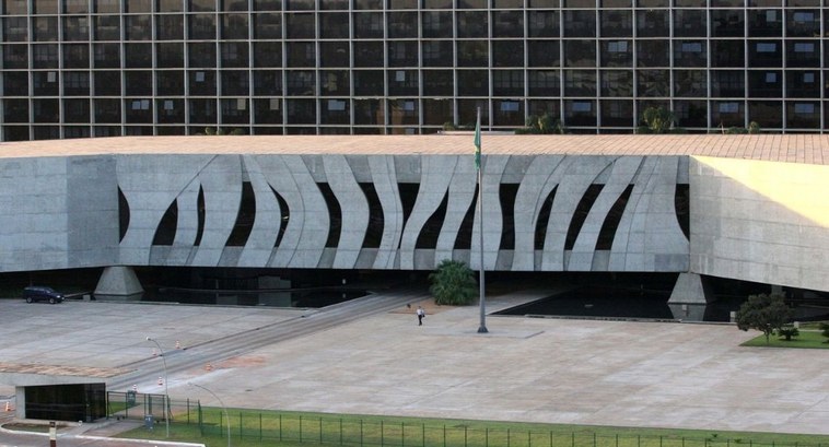 Dez anos do Estatuto da Pessoa com Deficiência: o STJ e a luta pela superação de limites e preco...
