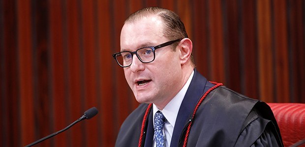Ministro inicia novo biênio na Corte Eleitoral