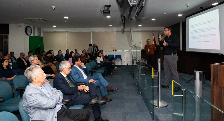 O encontro reuniu representantes de diversas unidades do TRE/AL e instituições parceiras para di...