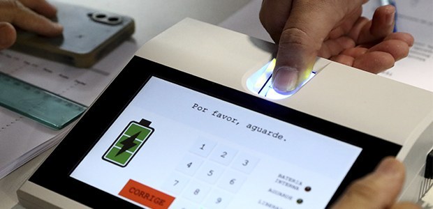 Procedimento tem previsão de término às 12h de sábado (30)